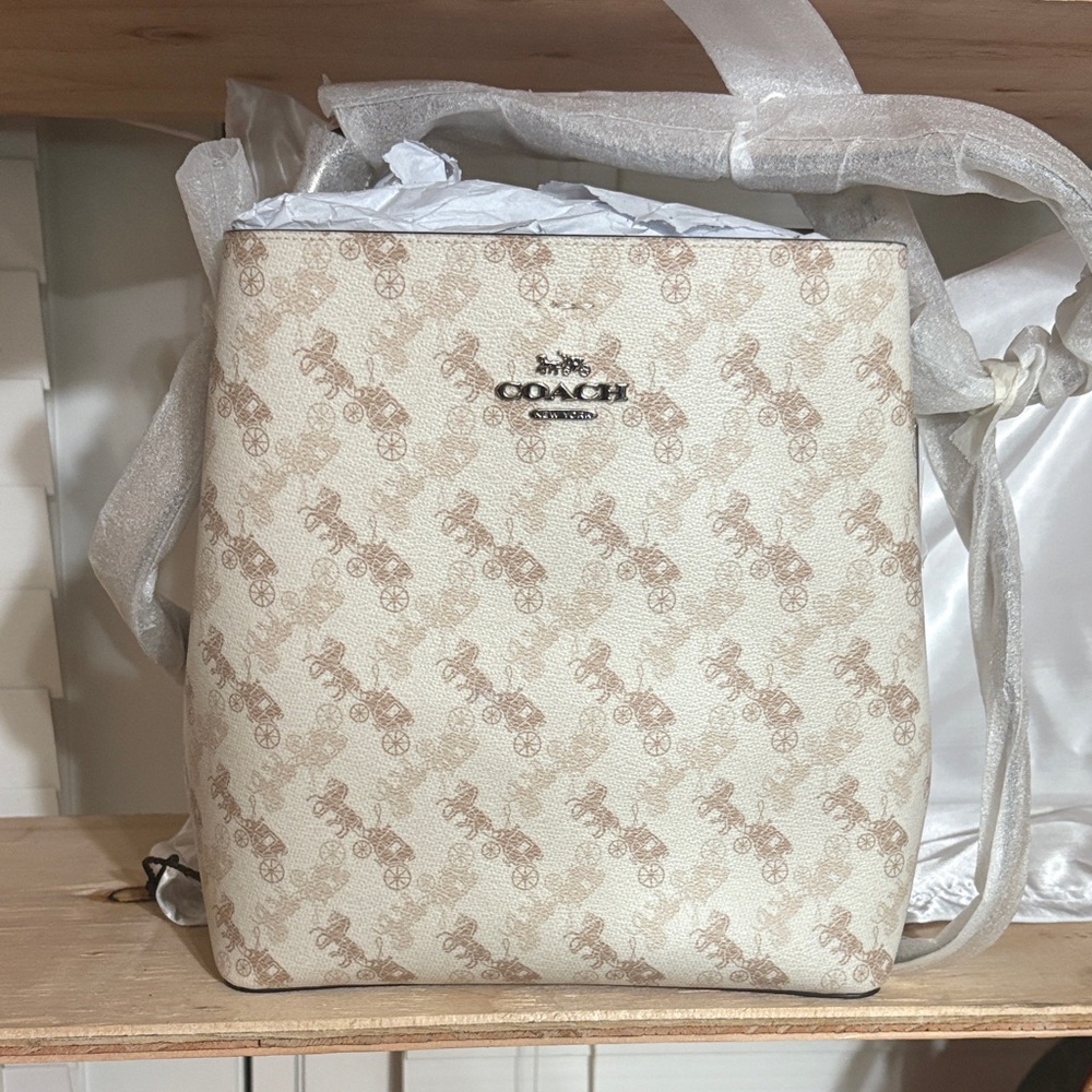 NWT Coach Cream and Light Brown Signature Bucket Shoulder Bag